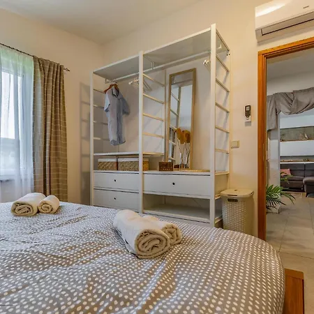 Holiday home Beautiful In Skatari With Kitchen *
