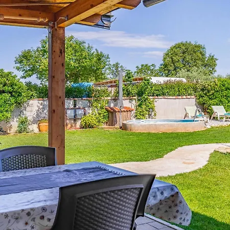 Beautiful In Skatari With Kitchen * Pula